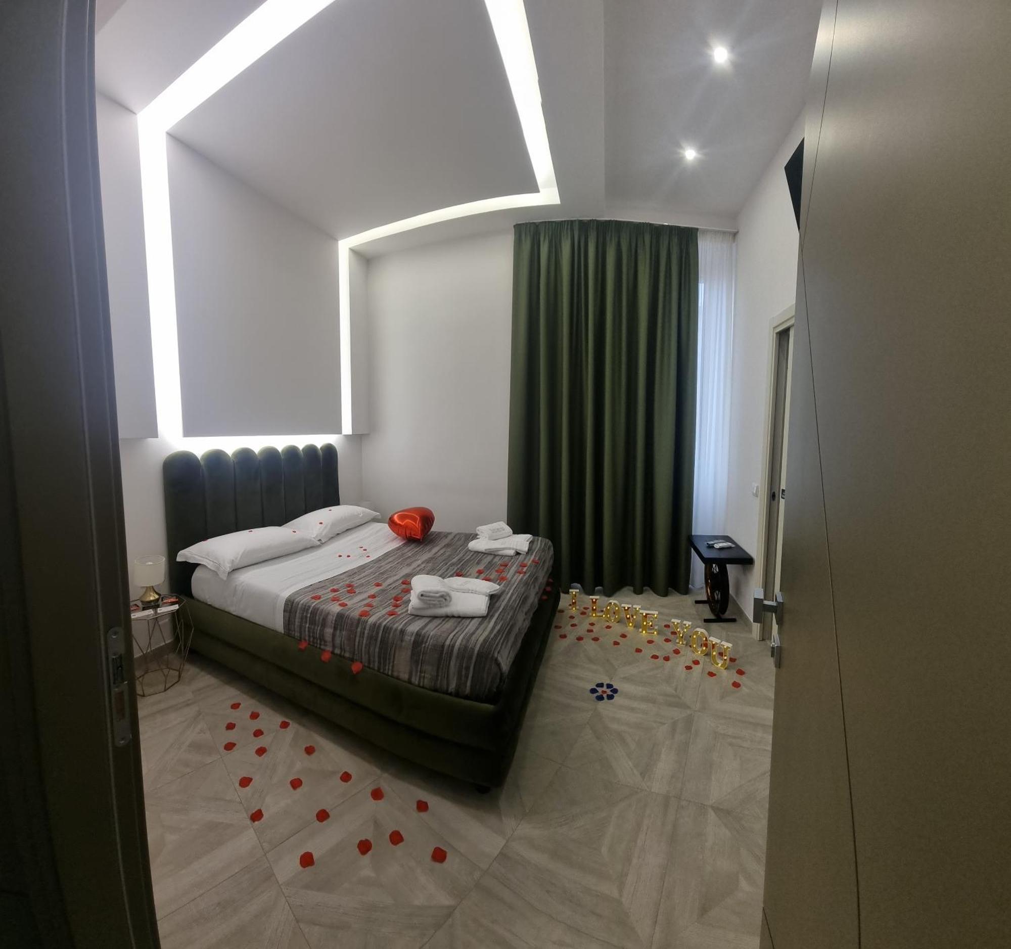 Twin Towers Naples Luxury Bed & Breakfast Exterior foto